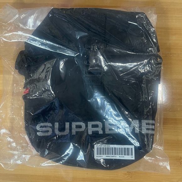 *NWT* Supreme Military Side Bag (Black) SS23 - Picture 2 of 12
